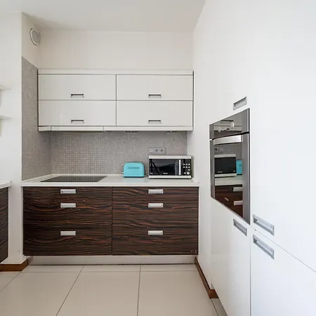 Stawki Pleasant By Bookinghost * Warschau