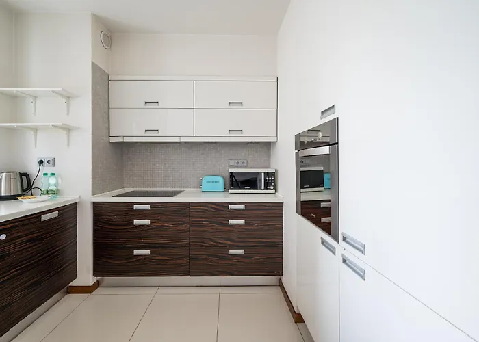 Stawki Pleasant By Bookinghost * Warsaw