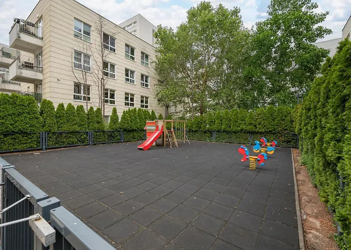 Stawki Pleasant By Bookinghost *